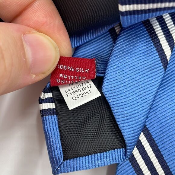 Blue and white striped 100% silk merona necktie - Picture 3 of 5